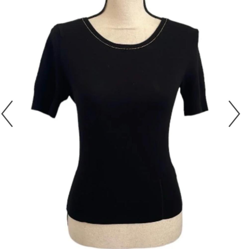 Black simple tee with gold accent chain